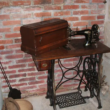 D'hotes La Charriere Bed & Breakfast 3*