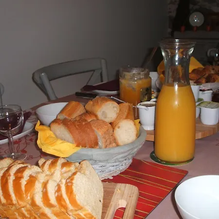 D'hotes La Charriere 3*