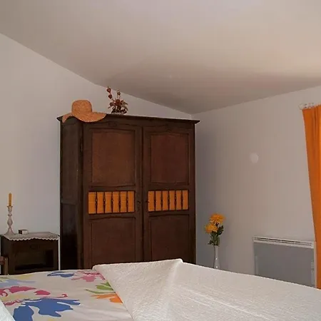 D'hôtes La Charrière Bed & Breakfast 3*