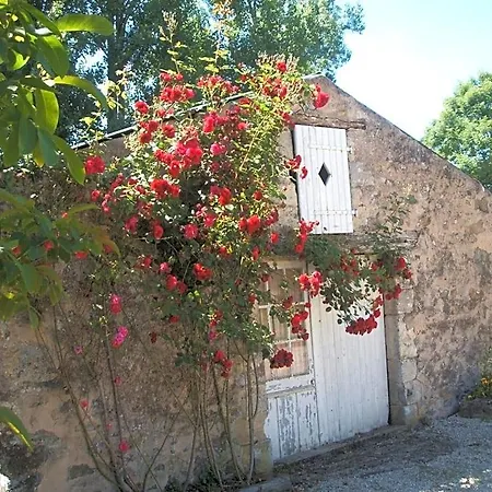 D'hôtes La Charrière Bed & Breakfast 3*