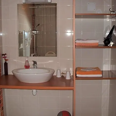 D'hôtes La Charrière Bed & Breakfast 3*